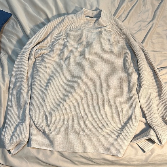 Uniqlo Turtleneck - Picture 1 of 3